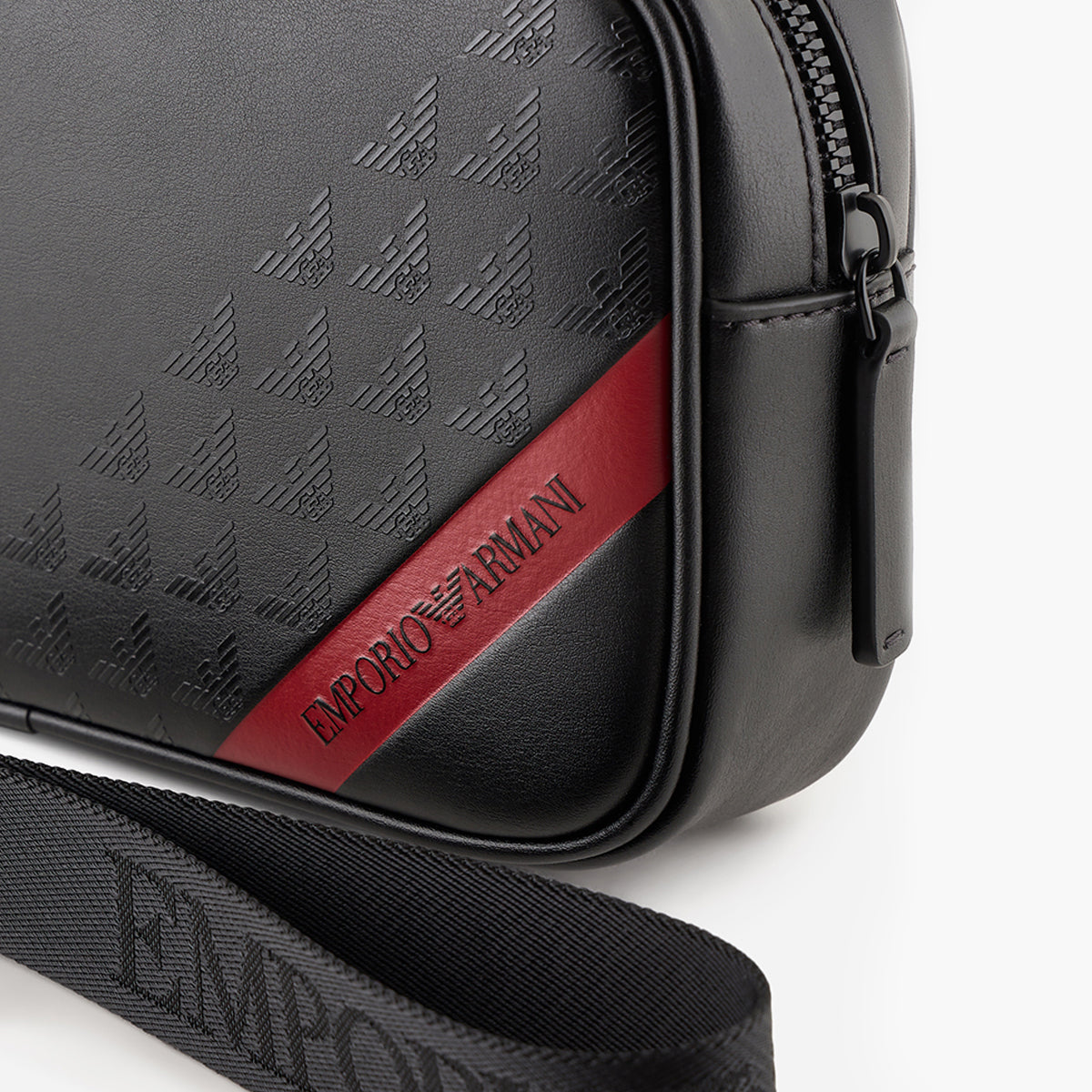 Smooth Regenerated Leather Washbag With Red Logo Band