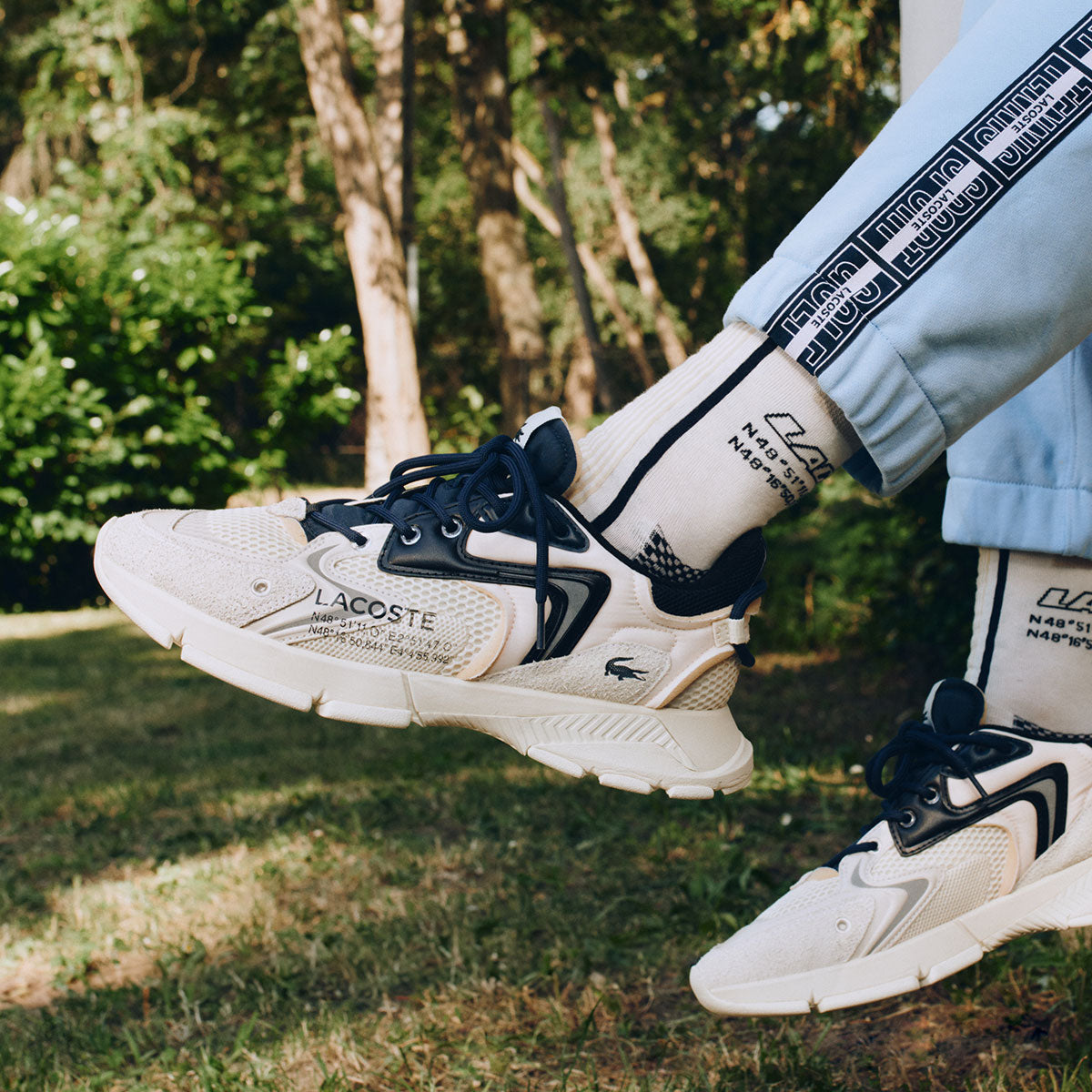 L003 Neo Sneakers