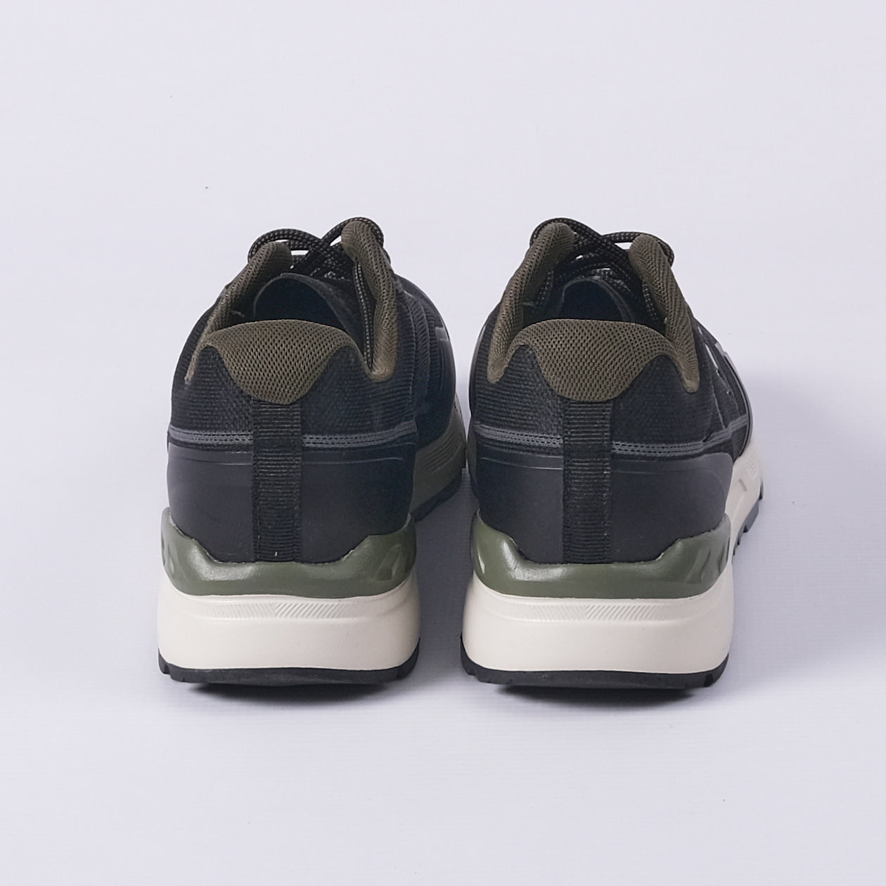 Holorin II KNT Sneakers (Black)
