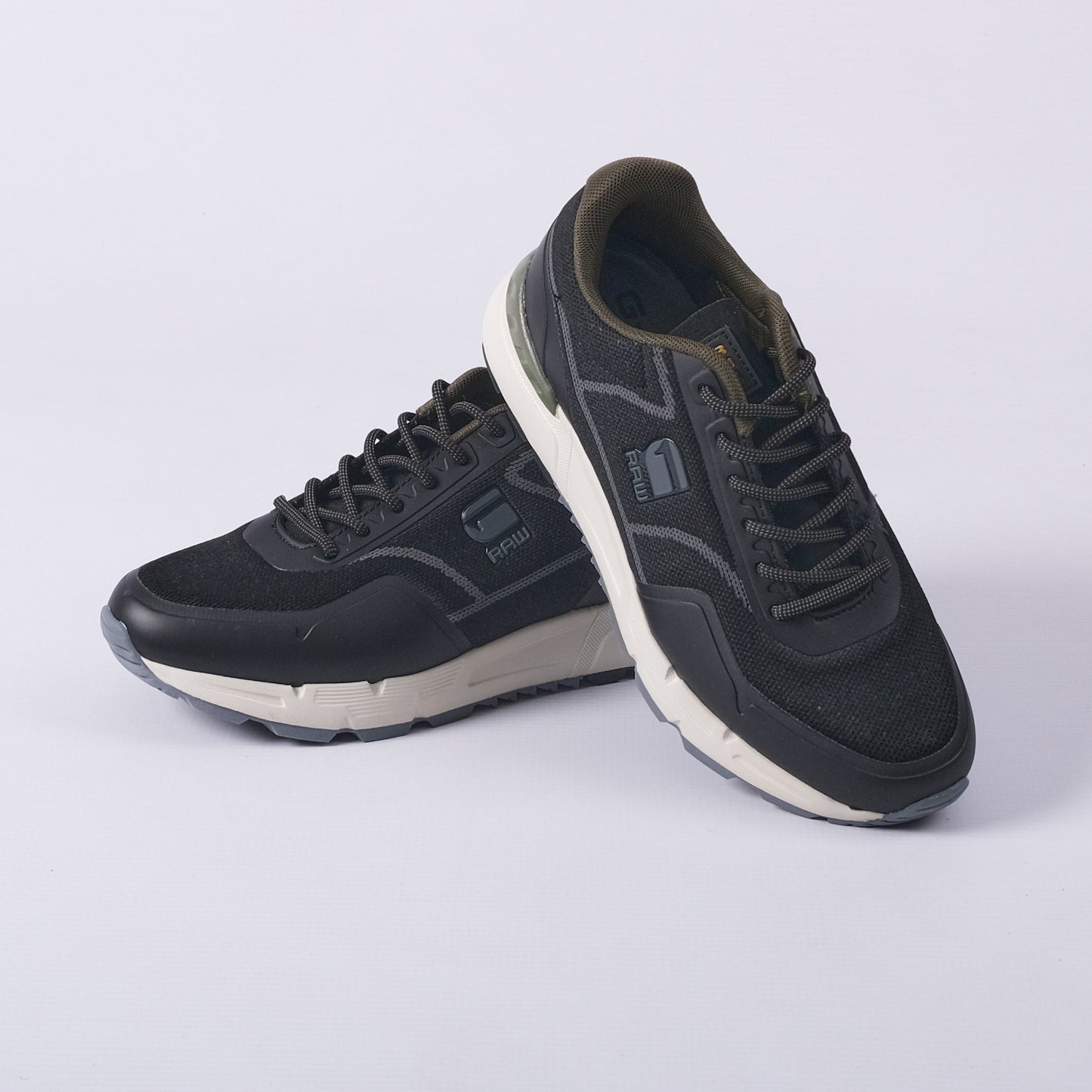 Holorin II KNT Sneakers (Black)
