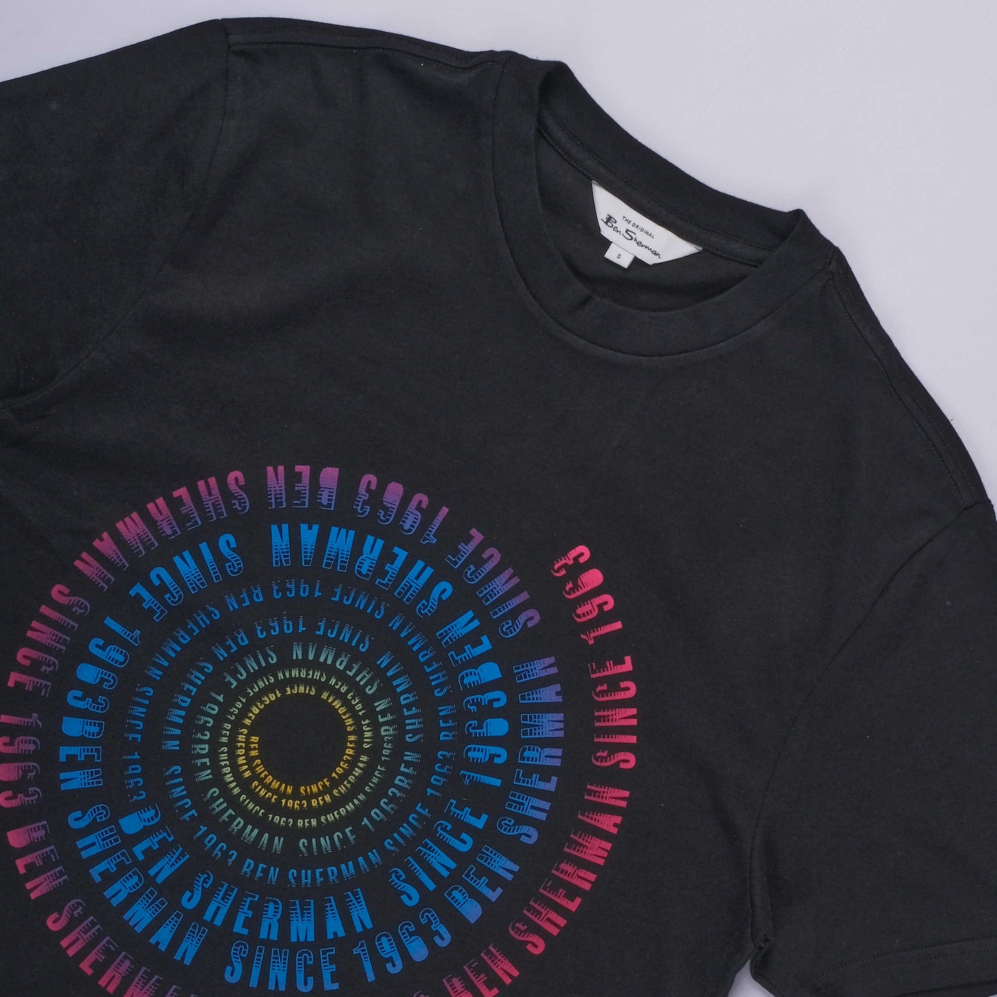 Swirl Target T-Shirt (Black)