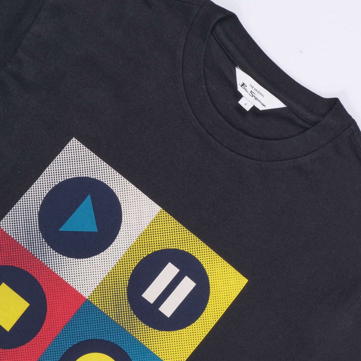 Play T-Shirt (Black)